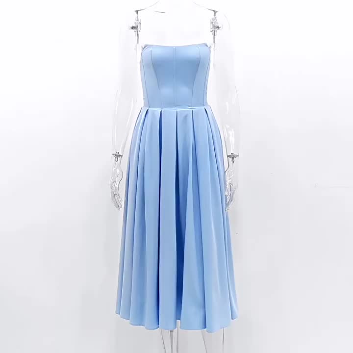 Well Tailored Dress with a Graceful Silhouette