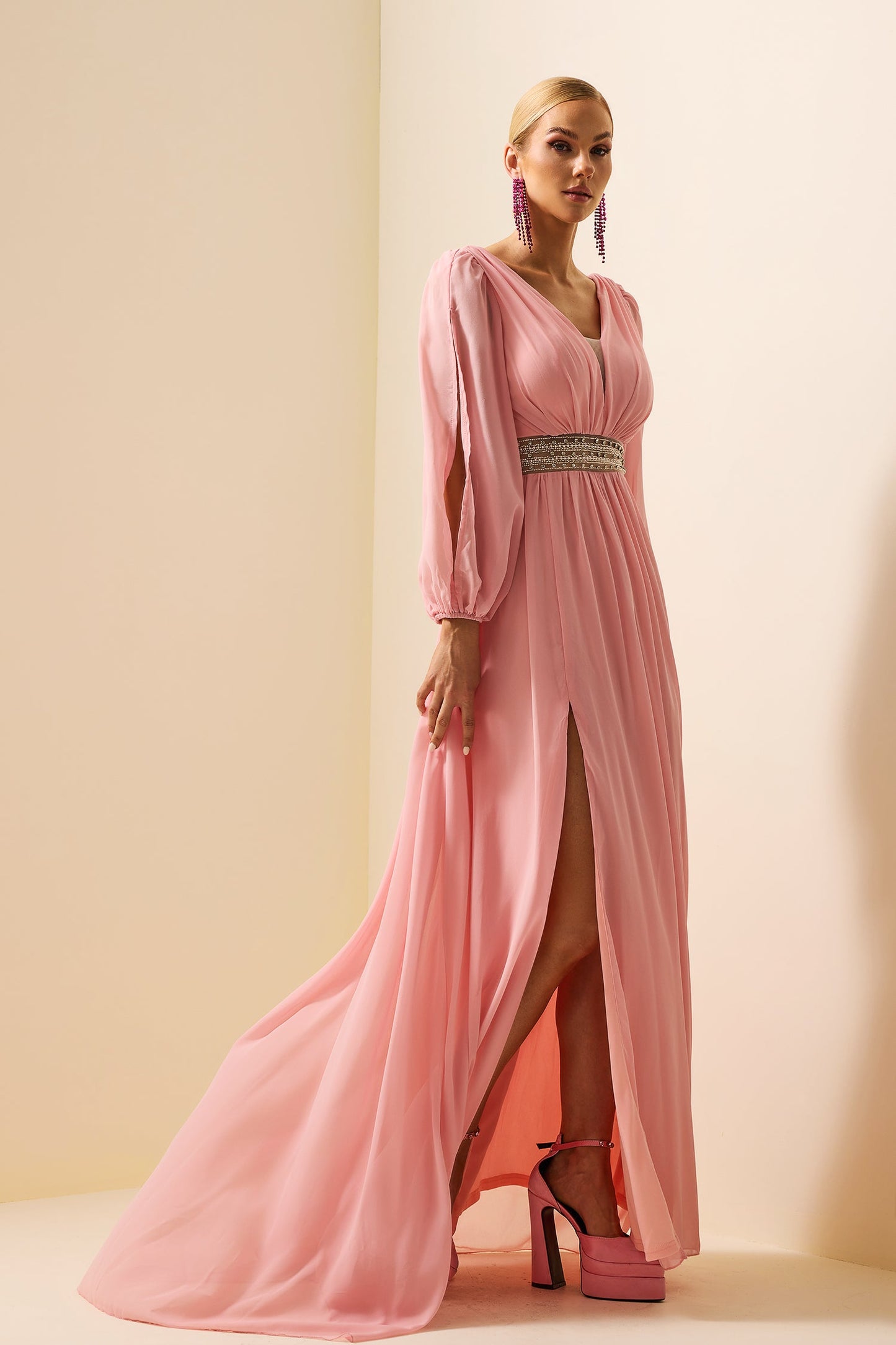 Beautifully Crafted Dress in a Classic Style