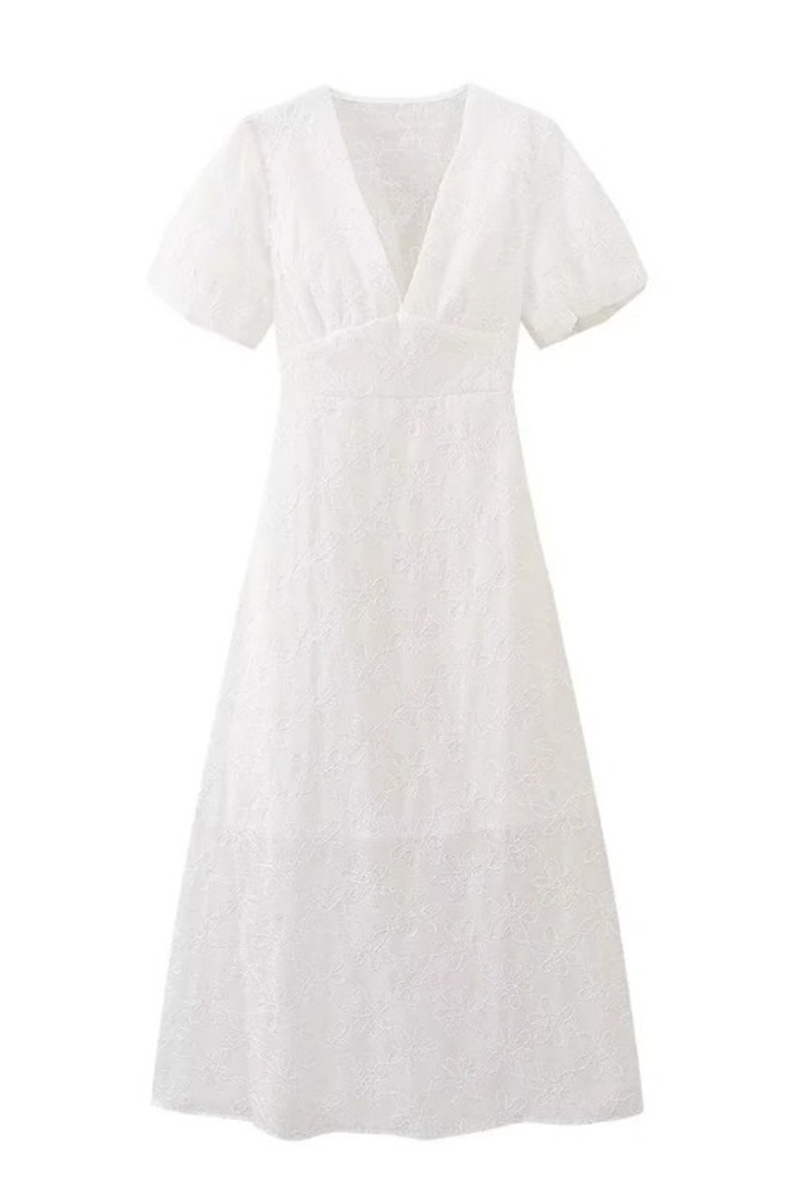 Effortlessly Elegant Dress with a Timeless Design