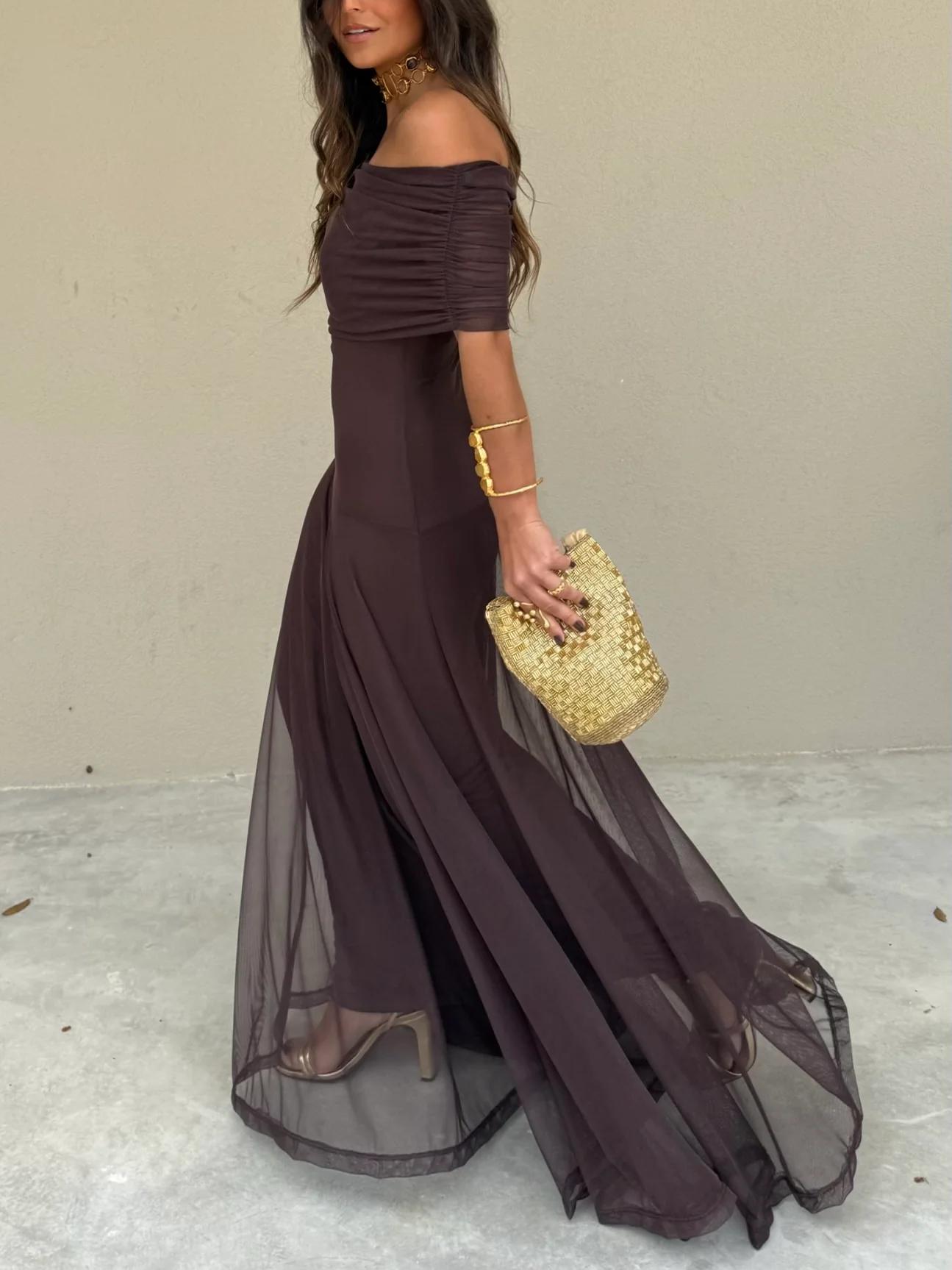 Sophisticated Dress with a Clean Classic Look