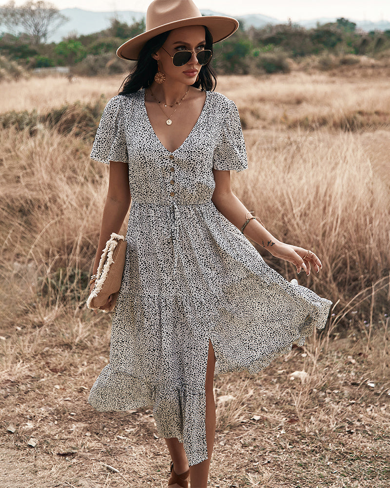 Beautifully Finished Dress in a Timeless Design