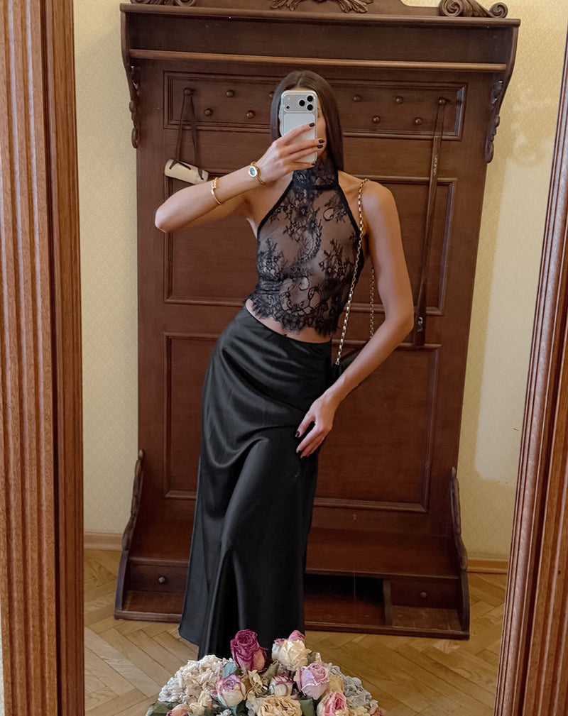 Effortlessly Elegant Top with a Timeless Design