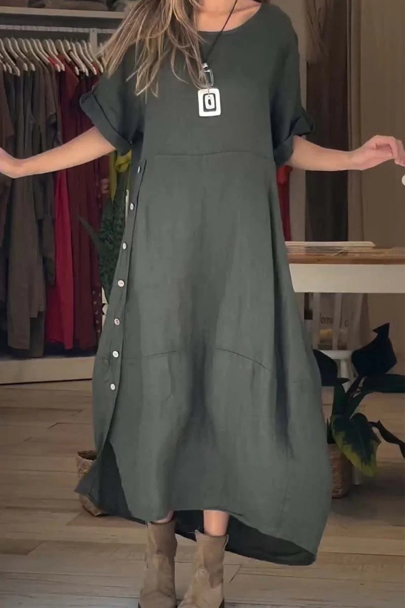 Effortlessly Elegant Dress with a Timeless Design