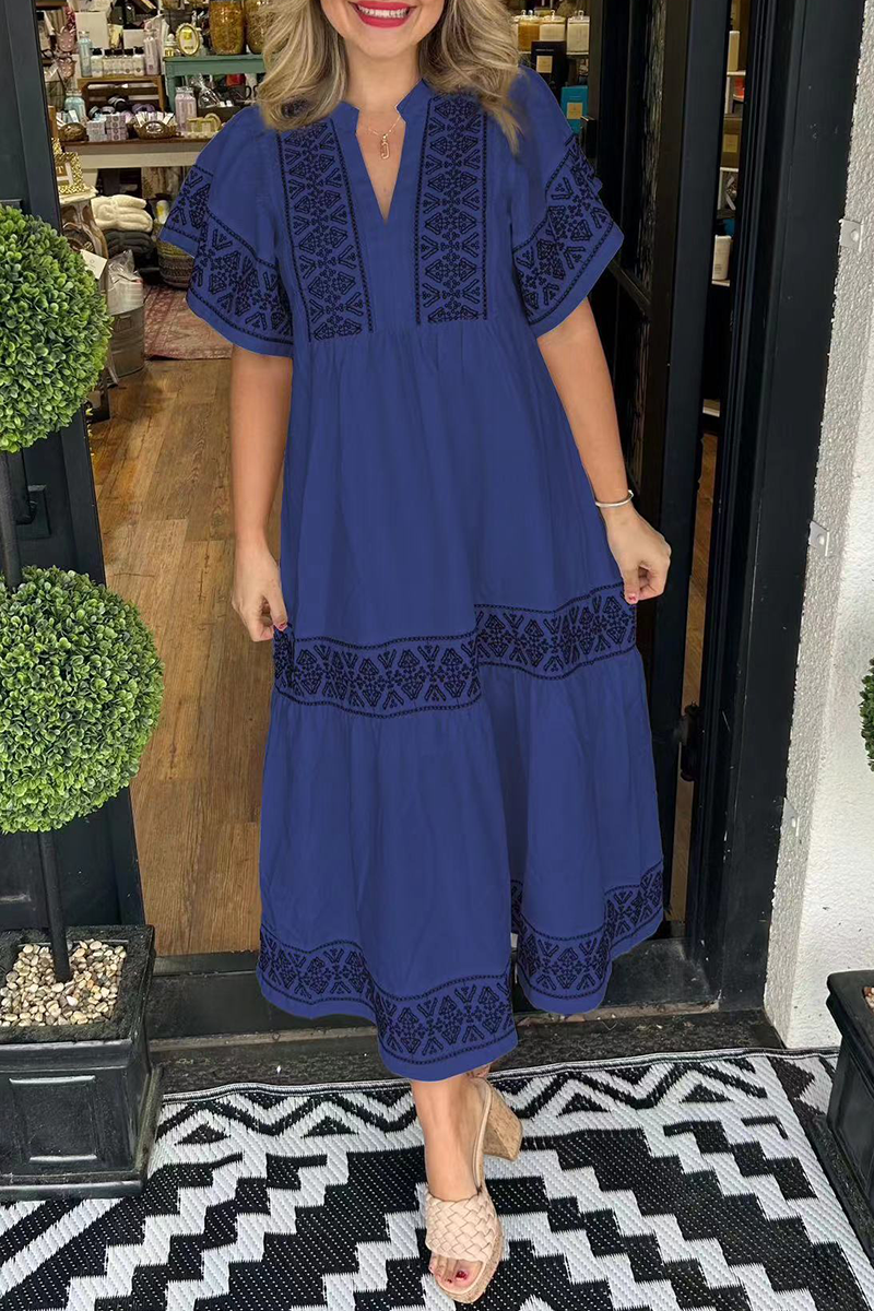 Beautifully Finished Dress in a Timeless Design