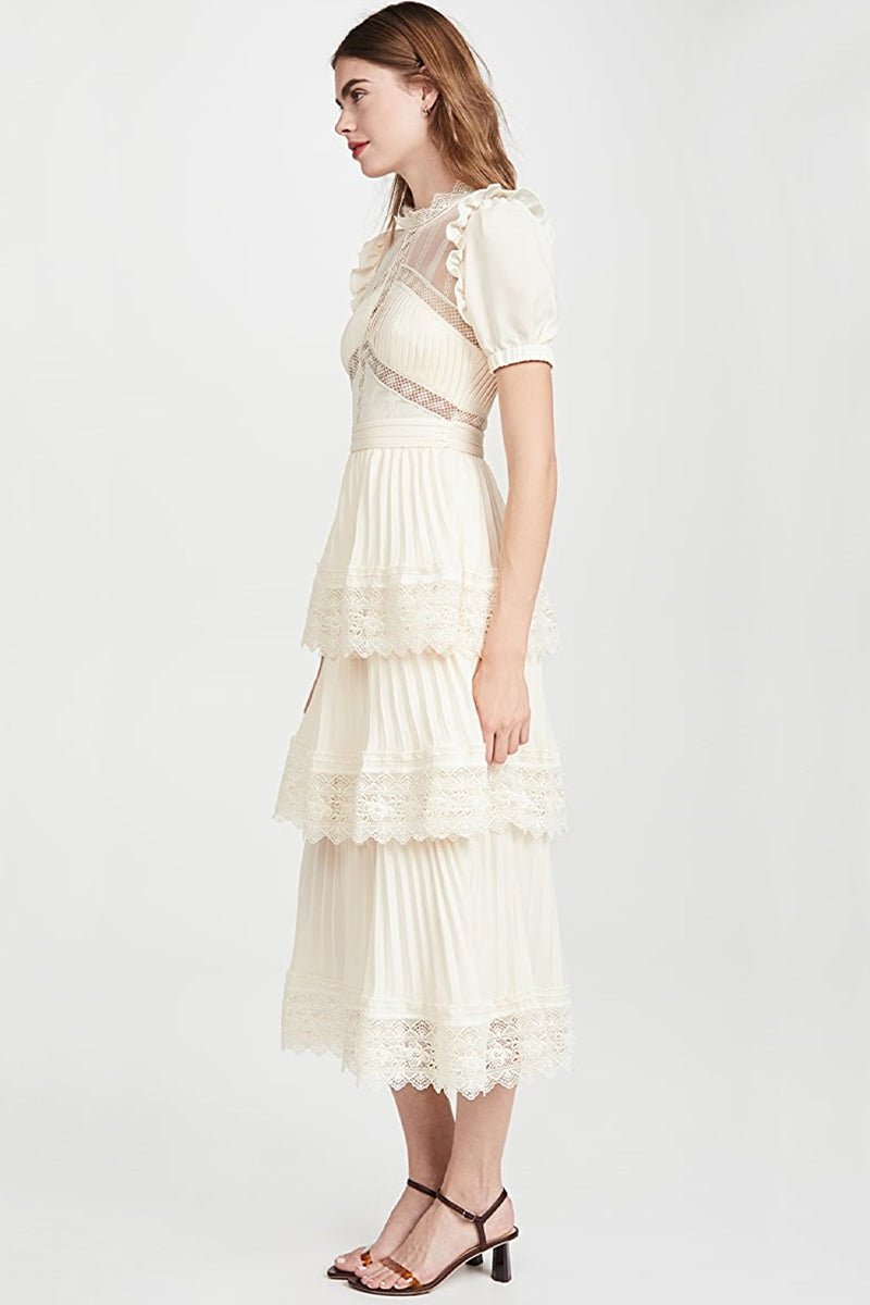 Effortlessly Elegant Dress with a Timeless Design
