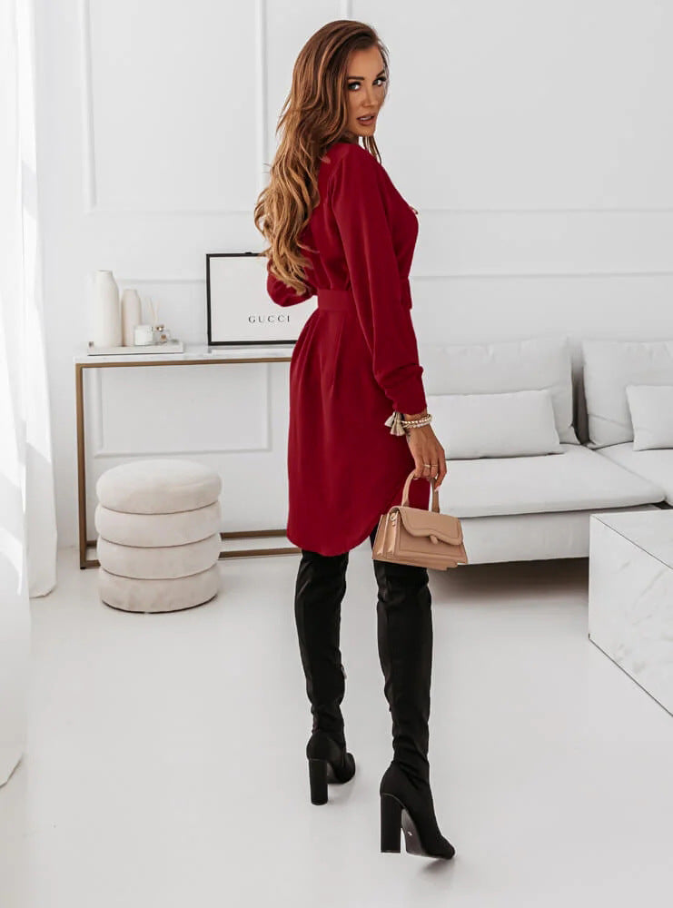 Well Tailored Dress with a Graceful Silhouette