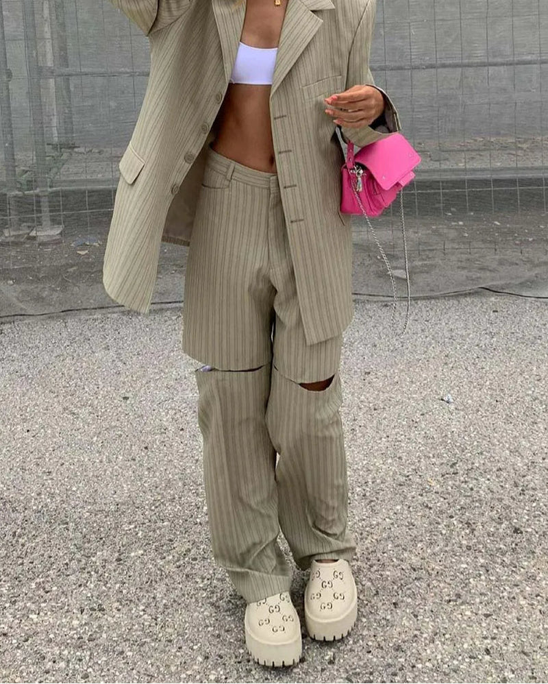 A Vintage Style Trousers with Delicate Timeless Details