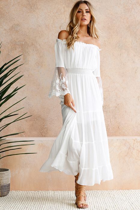 Beautifully Finished Dress in a Timeless Design