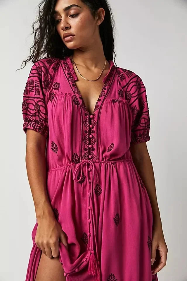 Well Tailored Dress with a Graceful Silhouette