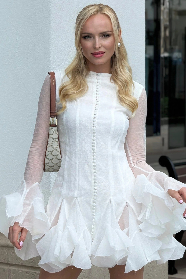 Gracefully Styled Dress for Any Occasion