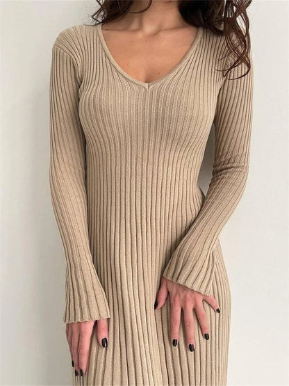 Effortlessly Elegant Dress with a Timeless Design