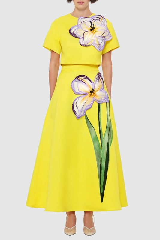 Effortlessly Elegant Garment with a Timeless Design