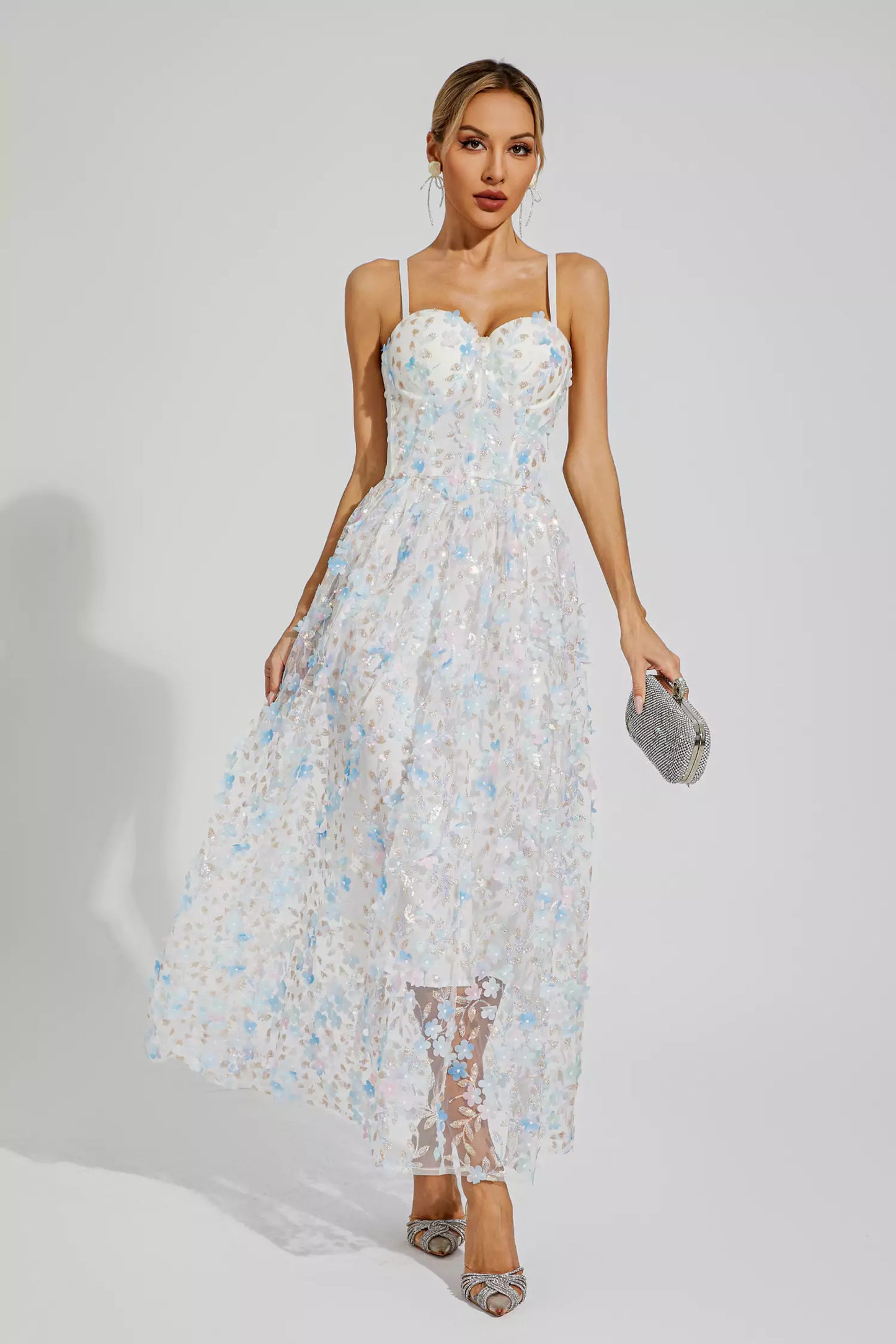 Beautifully Crafted Dress in a Classic Style