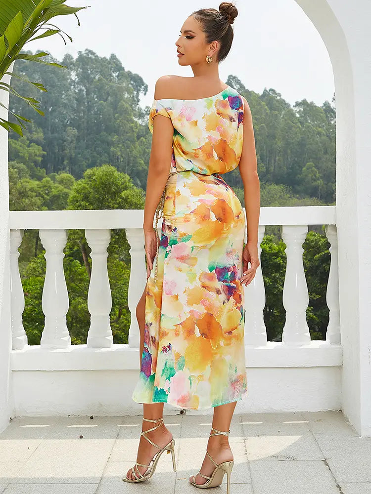 Gracefully Styled Dress for Any Occasion
