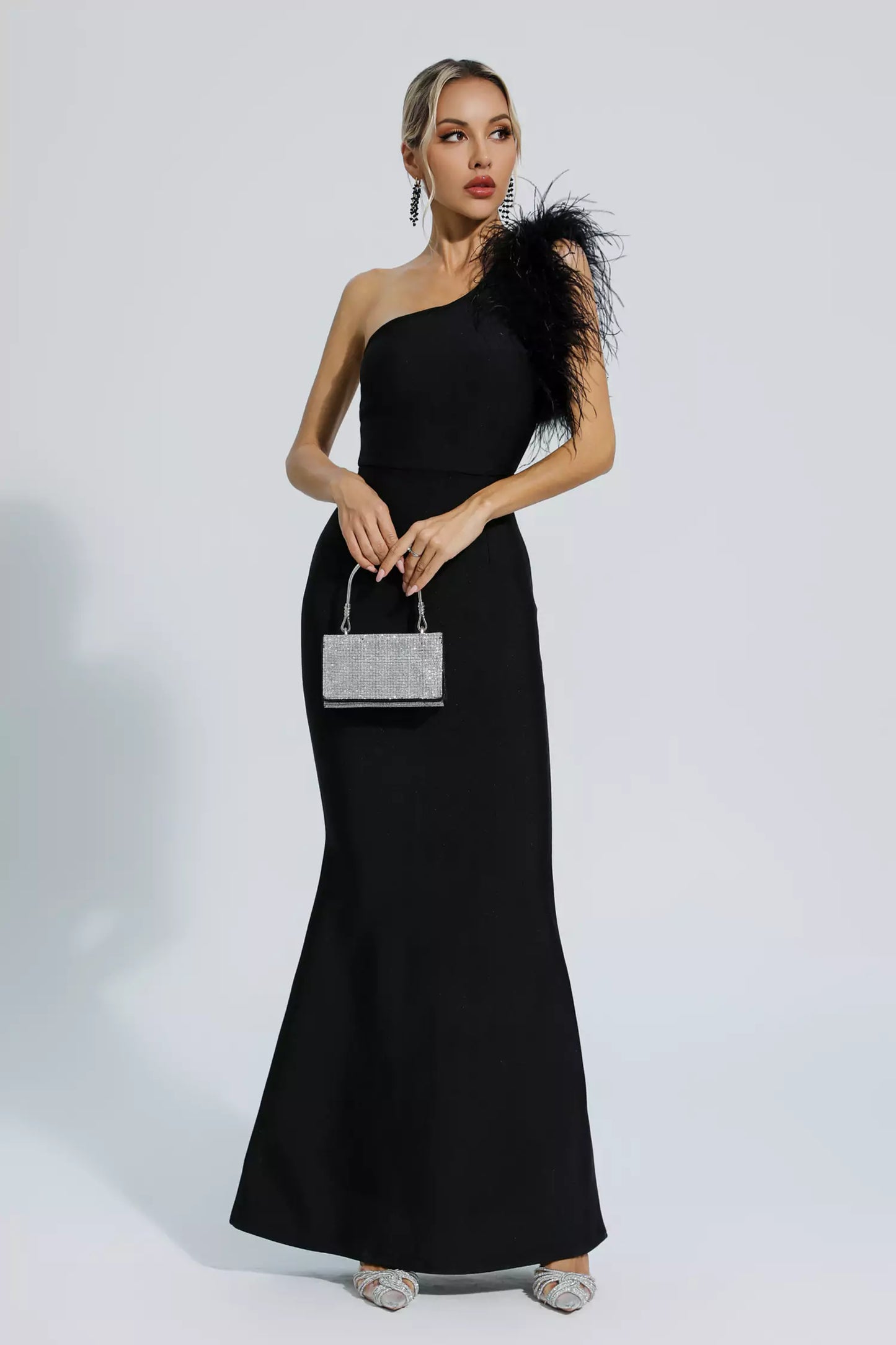 Gracefully Styled Dress for Any Occasion