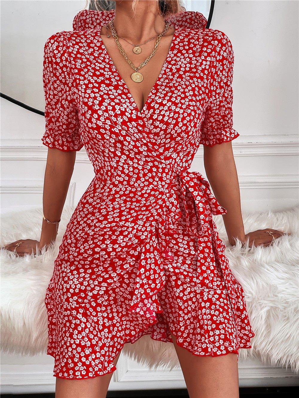 Classic Vintage Dress with a Flattering Fit