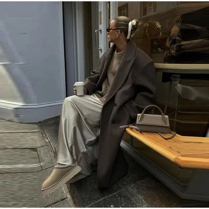 Effortlessly Elegant Coat with a Timeless Design