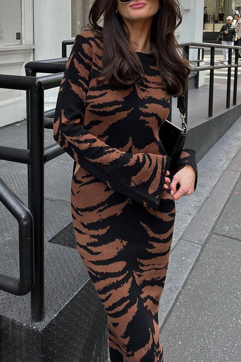 Well Tailored Dress with a Graceful Silhouette