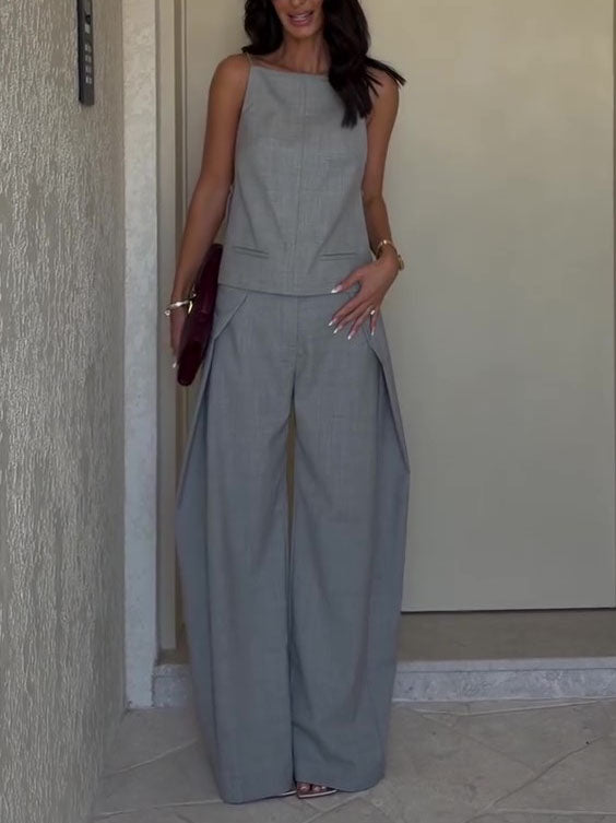 Well Tailored Pants with a Graceful Silhouette
