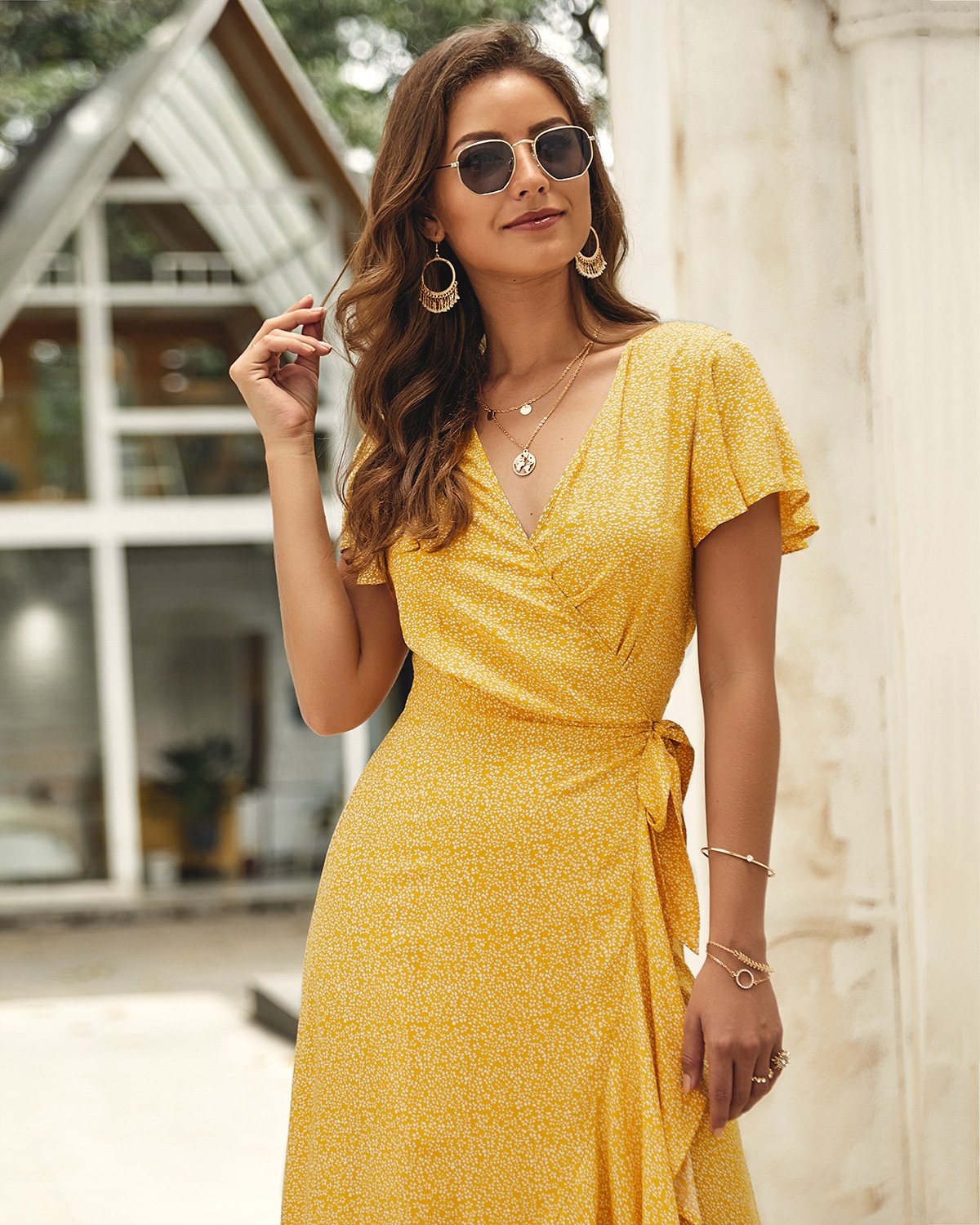 Beautifully Finished Dress in a Timeless Design