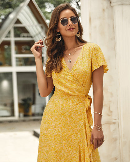 Beautifully Finished Dress in a Timeless Design