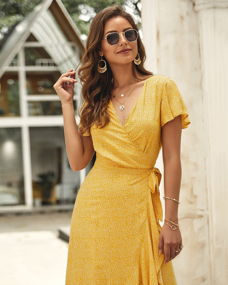 Beautifully Finished Dress in a Timeless Design