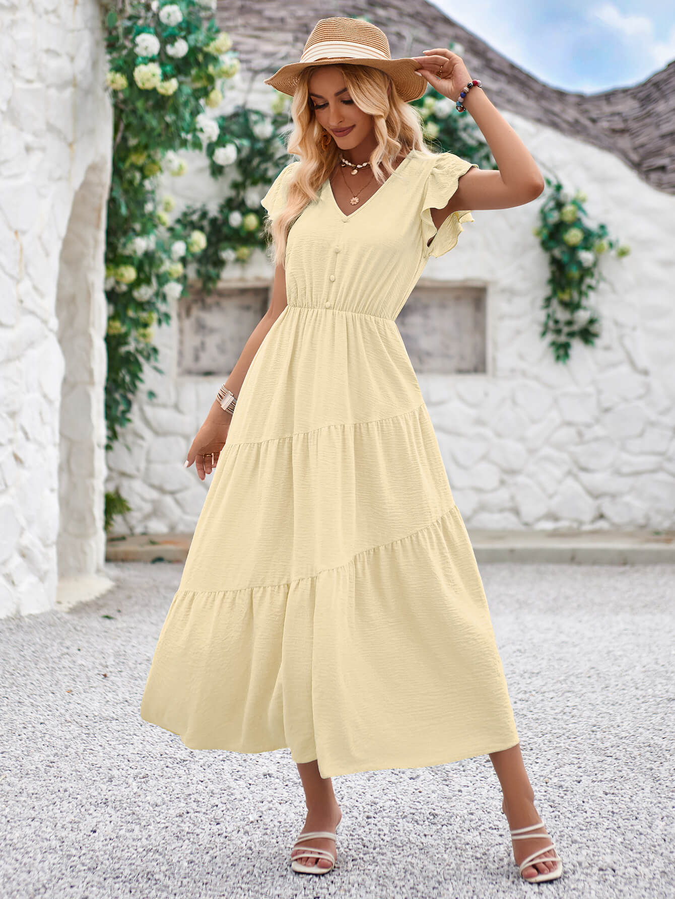 Beautifully Finished Dress in a Timeless Design
