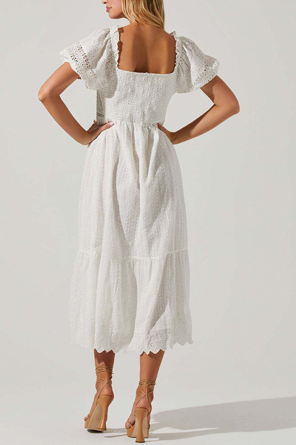 Effortlessly Elegant Dress with a Timeless Design