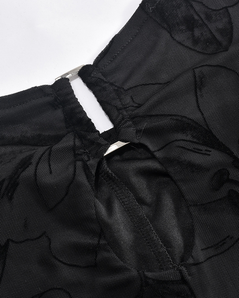 Well Tailored Garment with a Graceful Silhouette