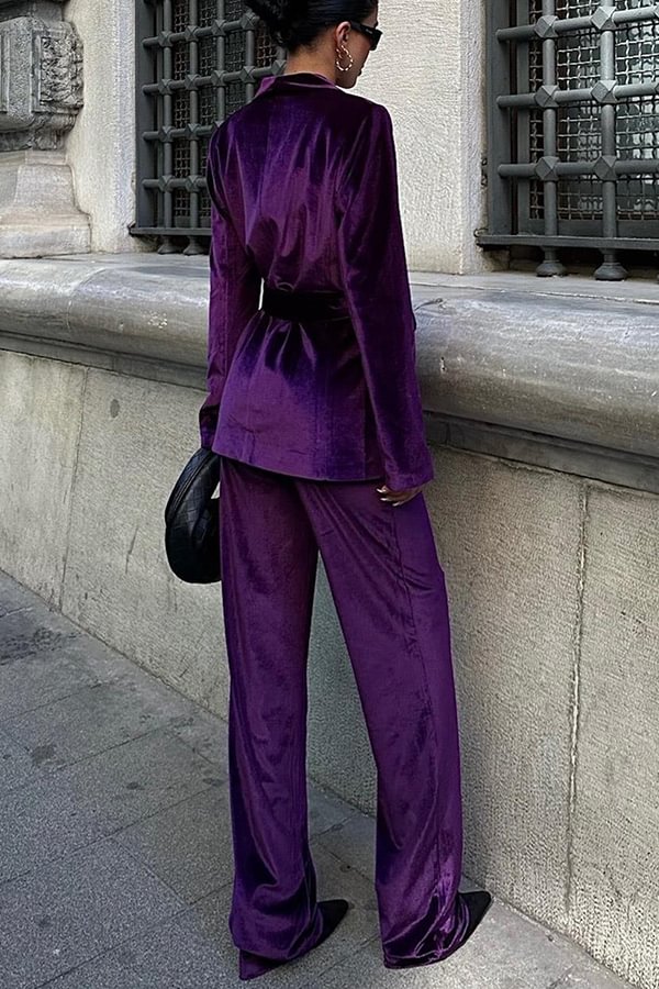 Classic Vintage Pants with a Flattering Fit