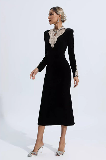 Gracefully Styled Dress for Any Occasion