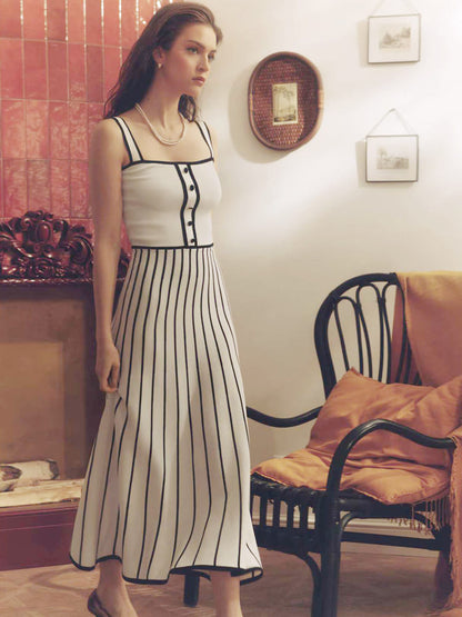 Well Tailored Dress with a Graceful Silhouette