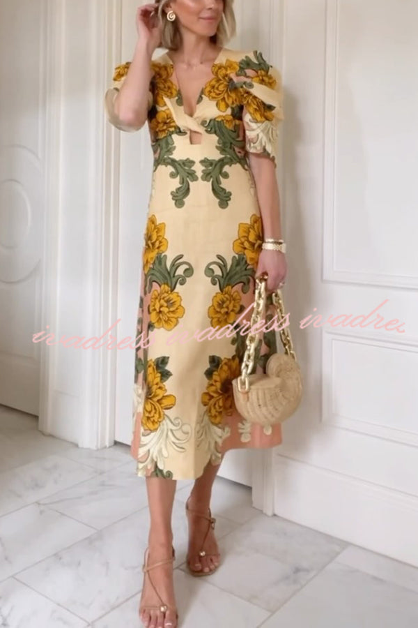 Effortlessly Elegant Dress with a Timeless Design
