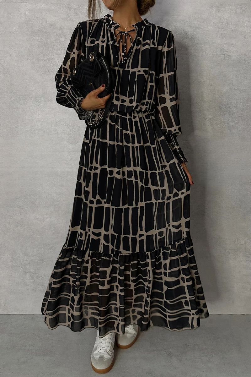 Beautifully Finished Dress in a Timeless Design