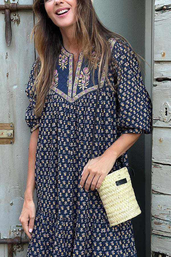 Classic Vintage Dress with a Flattering Fit