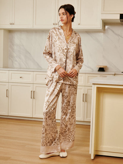 Sophisticated Pants with a Clean Classic Look