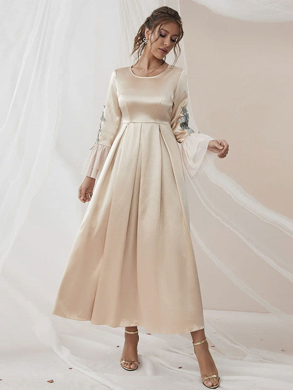 Sophisticated Dress with a Clean Classic Look