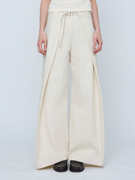 Well Tailored Garment with a Graceful Silhouette