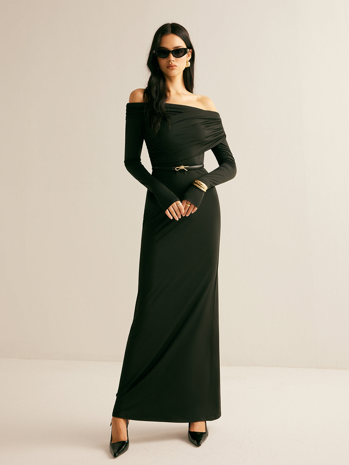Effortlessly Elegant Dress with a Timeless Design