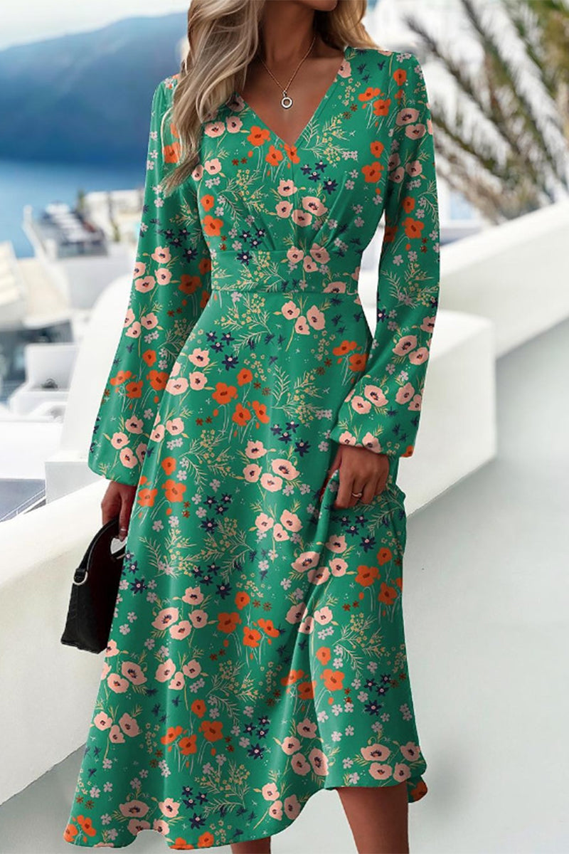 Classic Vintage Dress with a Flattering Fit