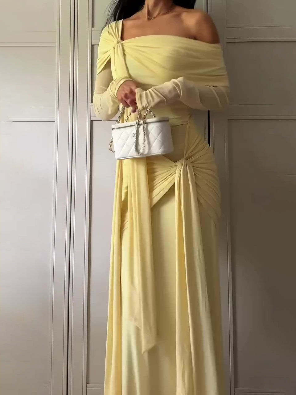 Effortlessly Elegant Dress with a Timeless Design
