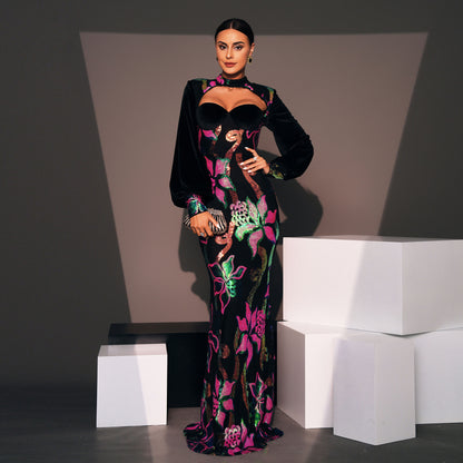 Well Tailored Dress with a Graceful Silhouette