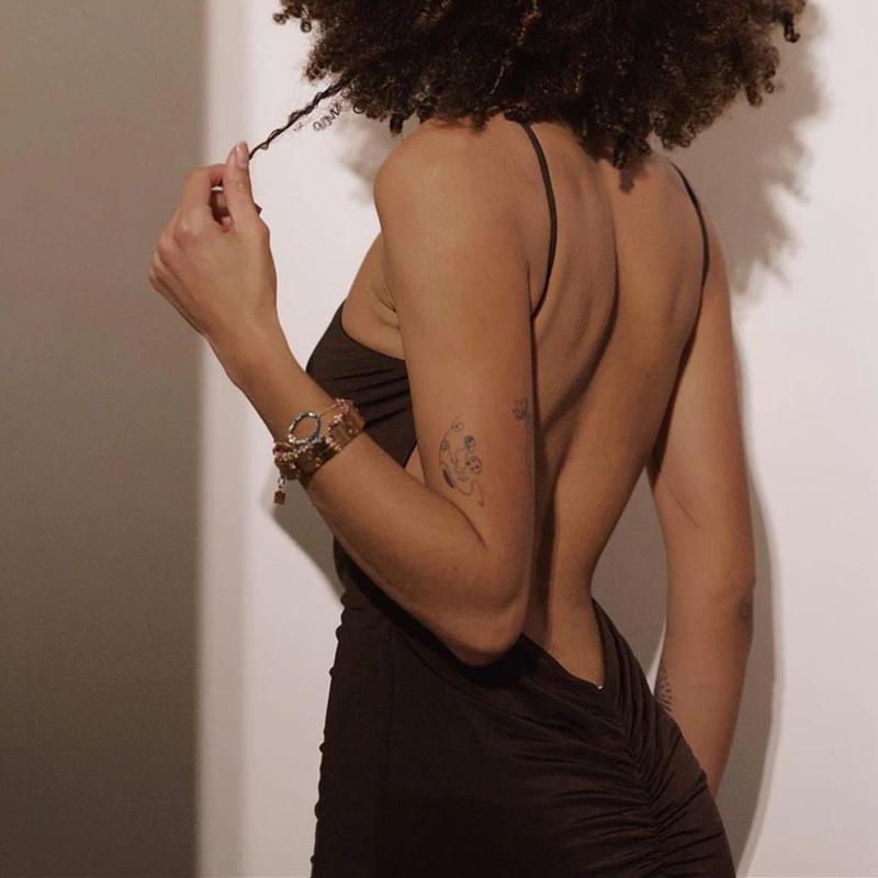 Effortlessly Elegant Dress with a Timeless Design
