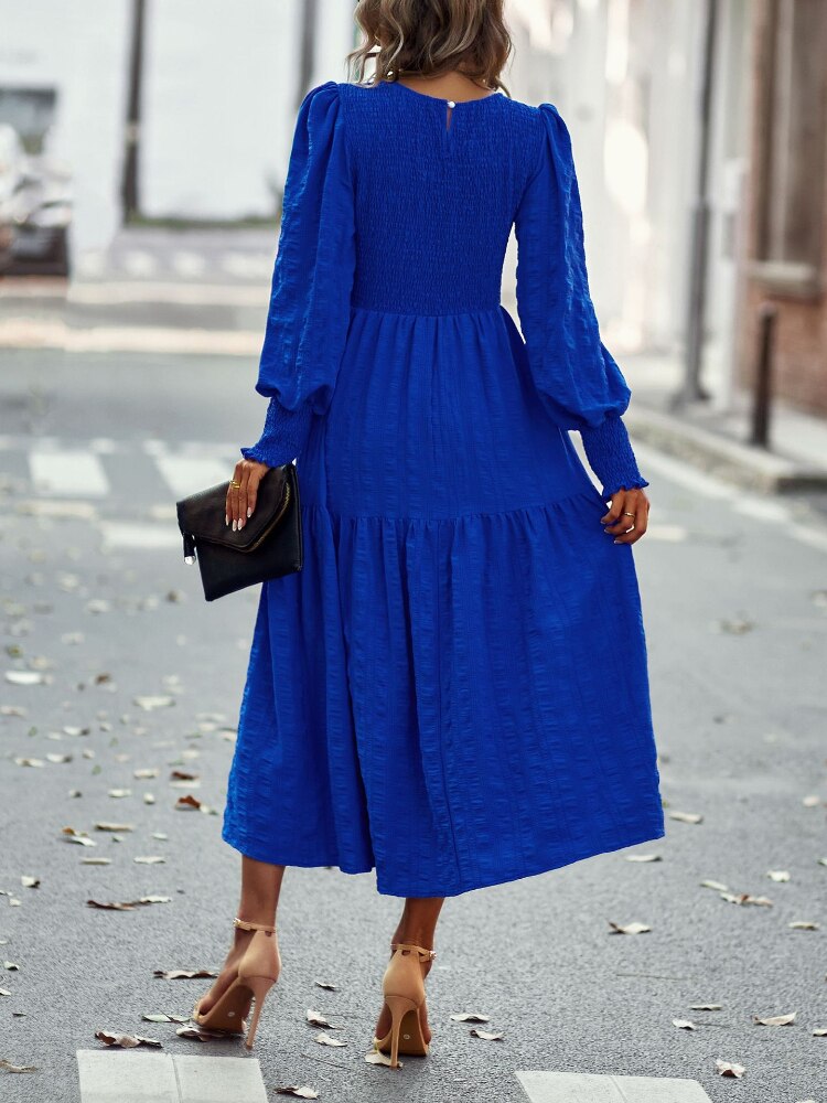 Sophisticated Dress with a Clean Classic Look