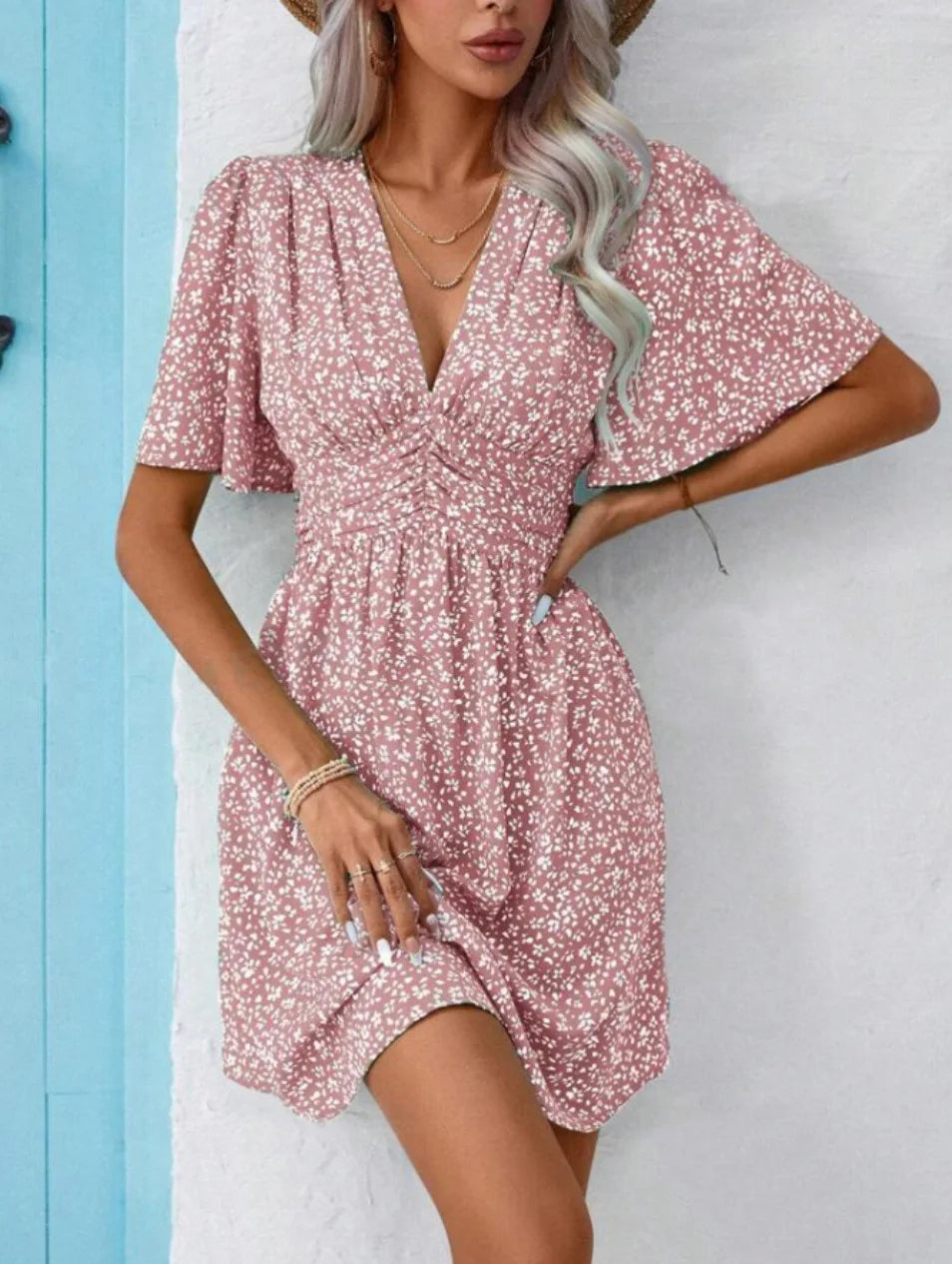 Well Tailored Dress with a Graceful Silhouette