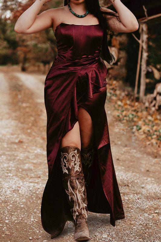 Well Tailored Dress with a Graceful Silhouette