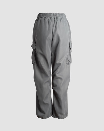 Effortlessly Elegant Pants with a Timeless Design
