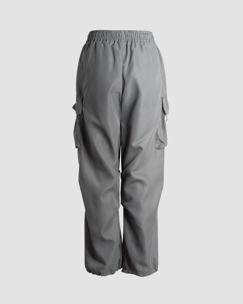 Effortlessly Elegant Pants with a Timeless Design