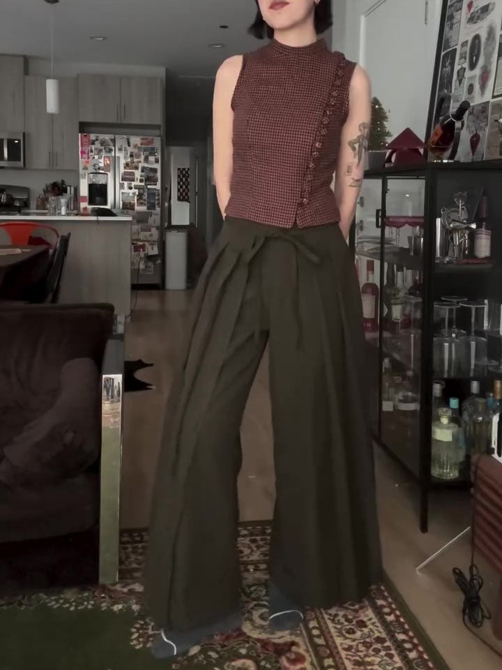 Beautifully Finished Pants in a Timeless Design