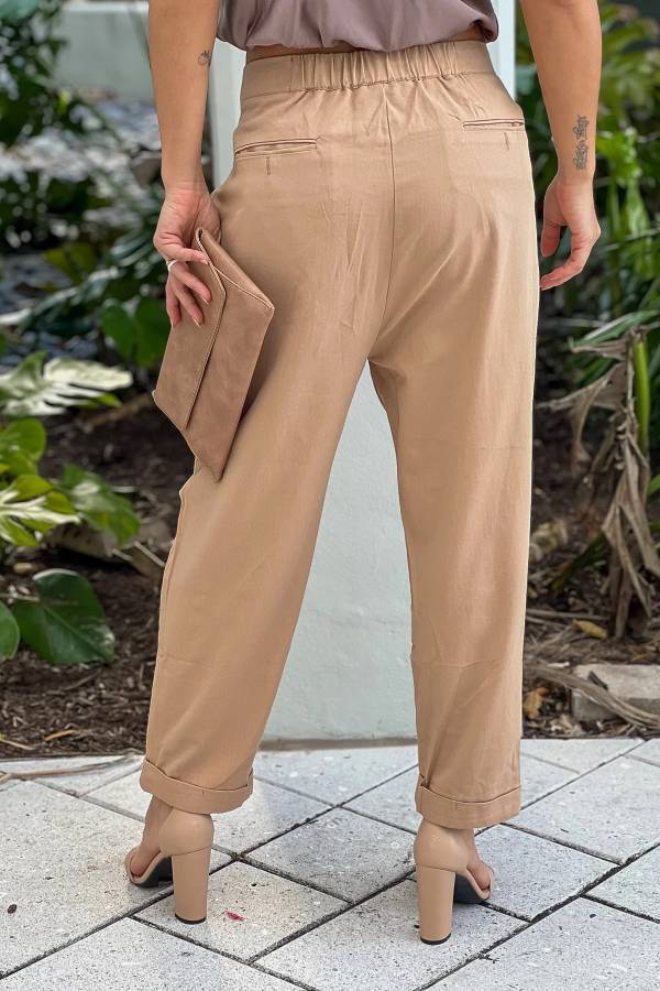 Gracefully Styled Pants for Any Occasion